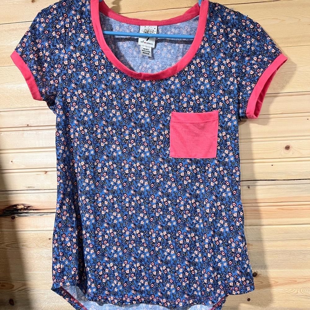 Floral short sleeve top vintage look